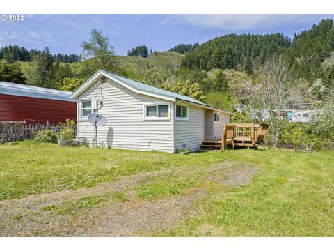 11791 Orchard Ave, Mapleton, OR 97453