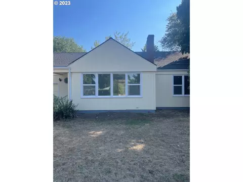 402 Knoop Ln, Eugene, OR 97404