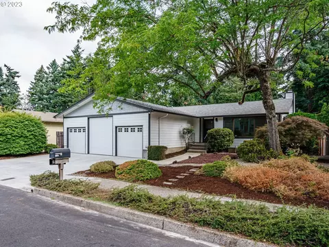 1581 NW 13th St, Gresham, OR 97030