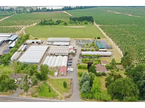 9805 River Rd NE, Salem, OR 97303