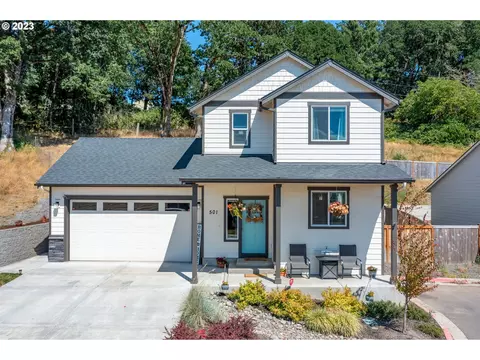 501 Merlot St, Amity, OR 97101