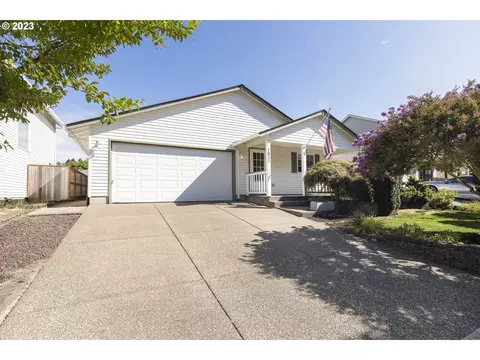 1021 E Sunset Dr, Newberg, OR 97132