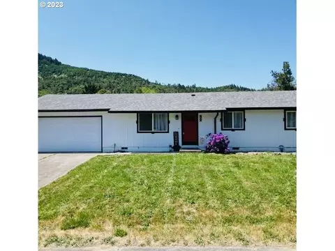 200 Rico Blvd, Riddle, OR 97469