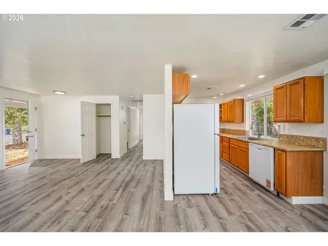 Living - 2027 Ohio St, Eugene, OR 97402 photo 5 of 5