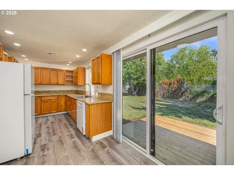 Kitchen - 2027 Ohio St, Eugene, OR 97402 photo 1 of 2