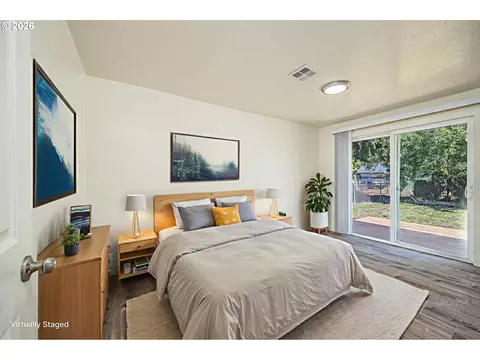 Bedroom - 2027 Ohio St, Eugene, OR 97402 photo 4 of 7
