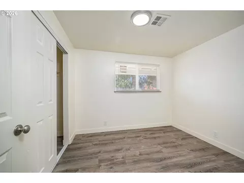 Bedroom - 2027 Ohio St, Eugene, OR 97402 photo 2 of 7
