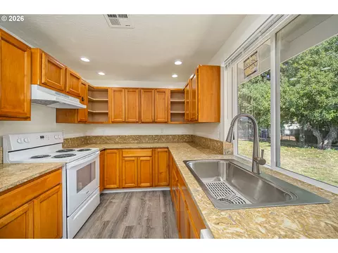 Kitchen - 2027 Ohio St, Eugene, OR 97402 photo 2 of 2