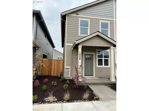 1839 SE Mulberry Ave #33, Dallas, OR 97338