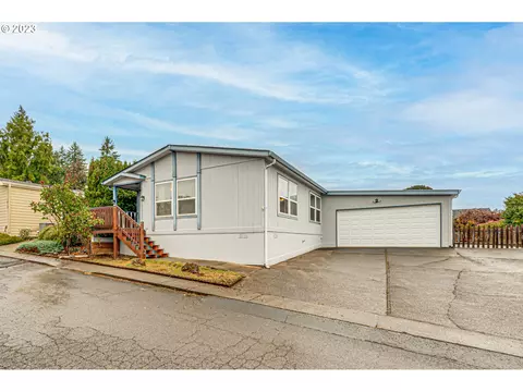 1403 W C Ave, La Center, WA 98629