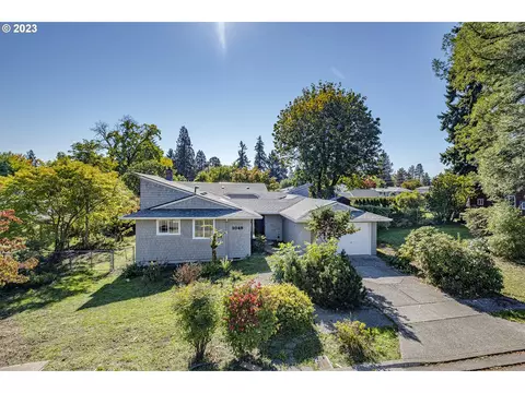 1045 S Cherry St, Cornelius, OR 97113