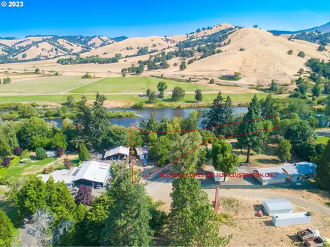 1942 Wild River Dr, Roseburg, OR 97470