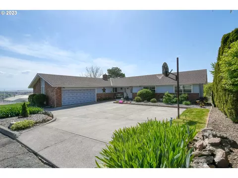 1403 NW Horn Ave, Pendleton, OR 97801