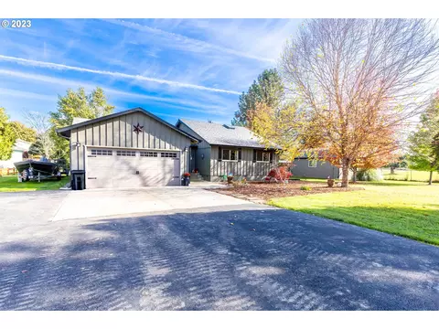 187 Bailey Dr, Roseburg, OR 97471