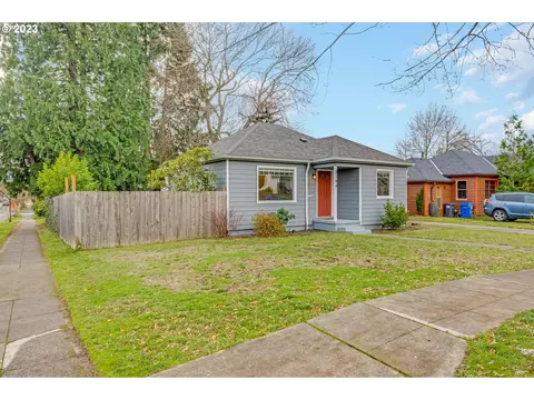 9144 SE Alder St, Portland, OR 97216