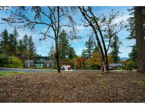 2985 Capital Dr #3, Eugene, OR 97403 photo 4