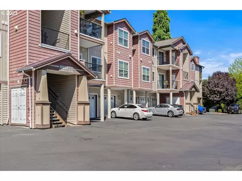 10804 NE Holly St #207, Hillsboro, OR 97006