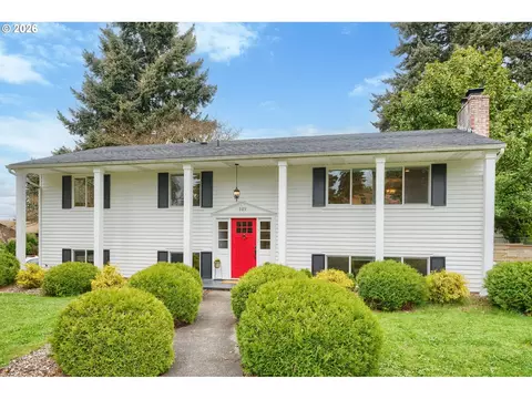909 NW 49th St, Vancouver, WA 98663