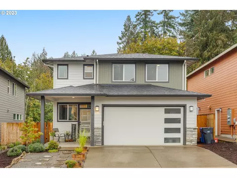 1078 NE Regan Hill Loop, Estacada, OR 97023