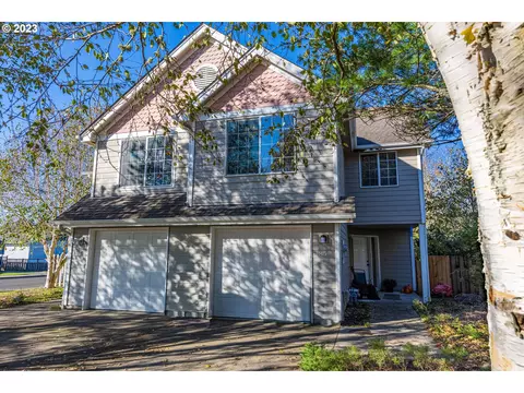 85 SW Main Ct, Warrenton, OR 97146