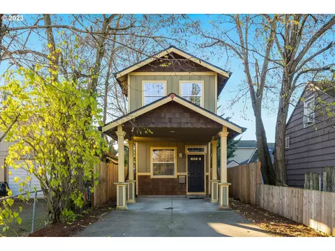 9320 NE Oregon St, Portland, OR 97220