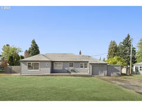 15119 SE Kronberg Ave, Milwaukie, OR 97267