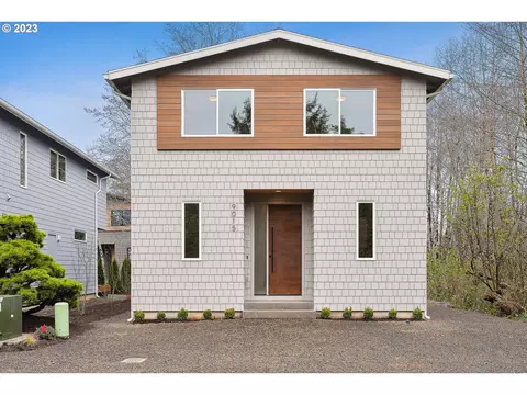 9015 Section Line St, Rockaway Beach, OR 97136