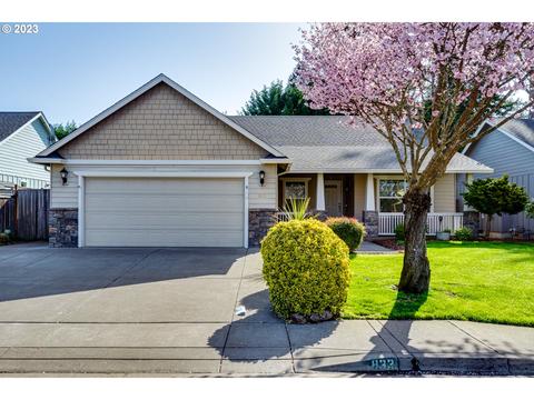 833 Shady Creek Dr, Springfield, OR 97478