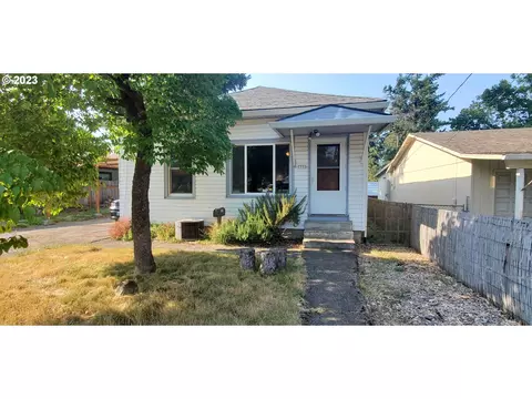 7733 SE Henry Pl, Portland, OR 97206