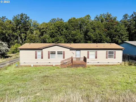 1265 Oak St, Oakland, OR 97462