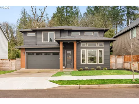 1510 N Sycamore St, Canby, OR 97013