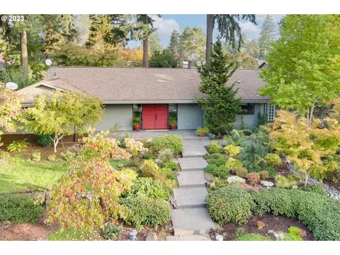 9765 SW Hawthorne Ln, Portland, OR 97225