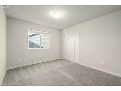 Bedroom - 6378 SE 20th St, Gresham, OR 97080 photo 4 of 5