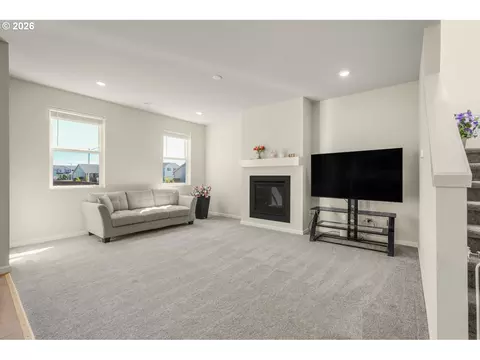 Living - 6378 SE 20th St, Gresham, OR 97080 photo 1 of 3