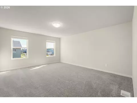 Bedroom - 6378 SE 20th St, Gresham, OR 97080 photo 2 of 5