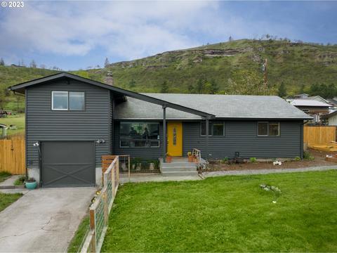 2328 W 14th St, The Dalles, OR 97058