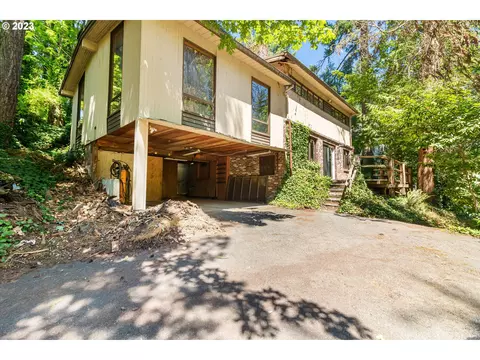 13557 SE Kuehn Rd, Milwaukie, OR 97222