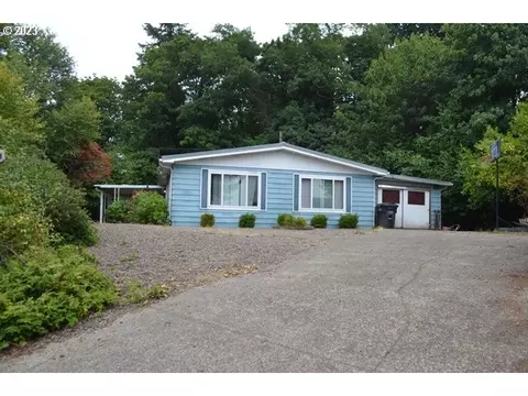 539 NE 1st St, Toledo, OR 97391