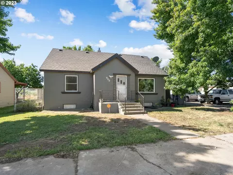 900 8th St, Umatilla, OR 97882