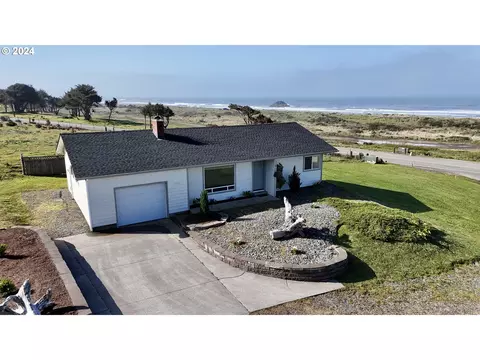 93900 Knox Ln, Gold Beach, OR 97444