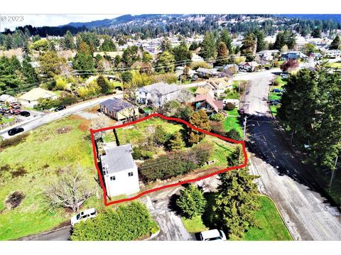 750 Valley St, Brookings, OR 97415