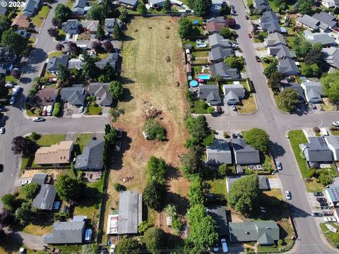 15511 NE 78th St, Vancouver, WA 98682