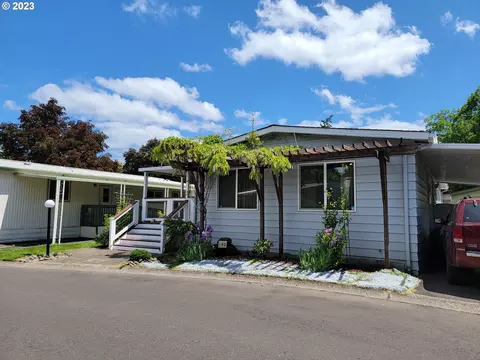 1475 Green Acres Rd #140, Eugene, OR 97408