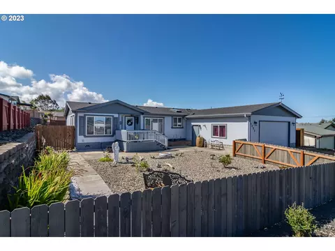 1053 Fulton Ave, Coos Bay, OR 97420