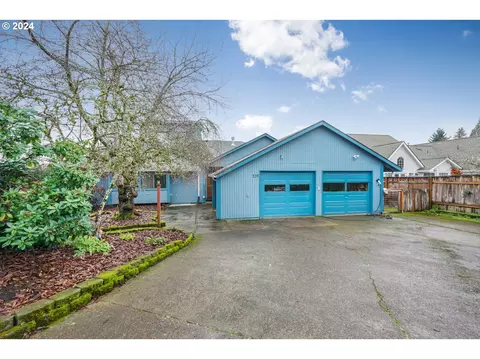 337 NW Hillcrest Dr, Dallas, OR 97338