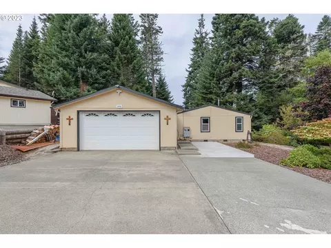 1570 Kristi Loop, Lakeside, OR 97449