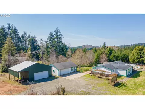 94136 Rolling Hills Dr, North Bend, OR 97459
