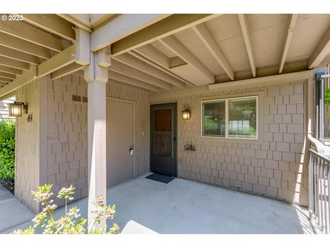 43 Rockridge Dr, Eugene, OR 97405