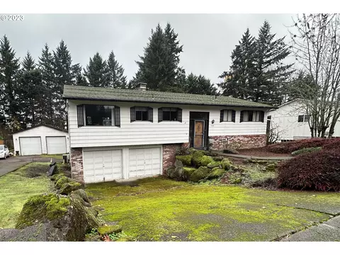 7450 SW Cherry Dr, Portland, OR 97223