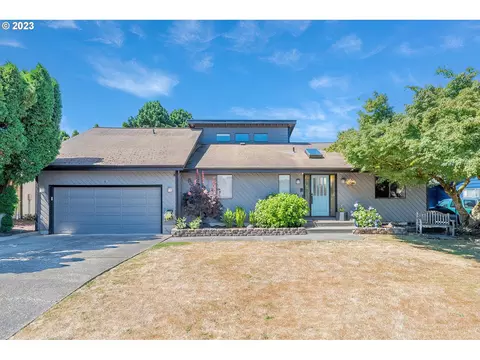 134 Alameda Dr, Kelso, WA 98626